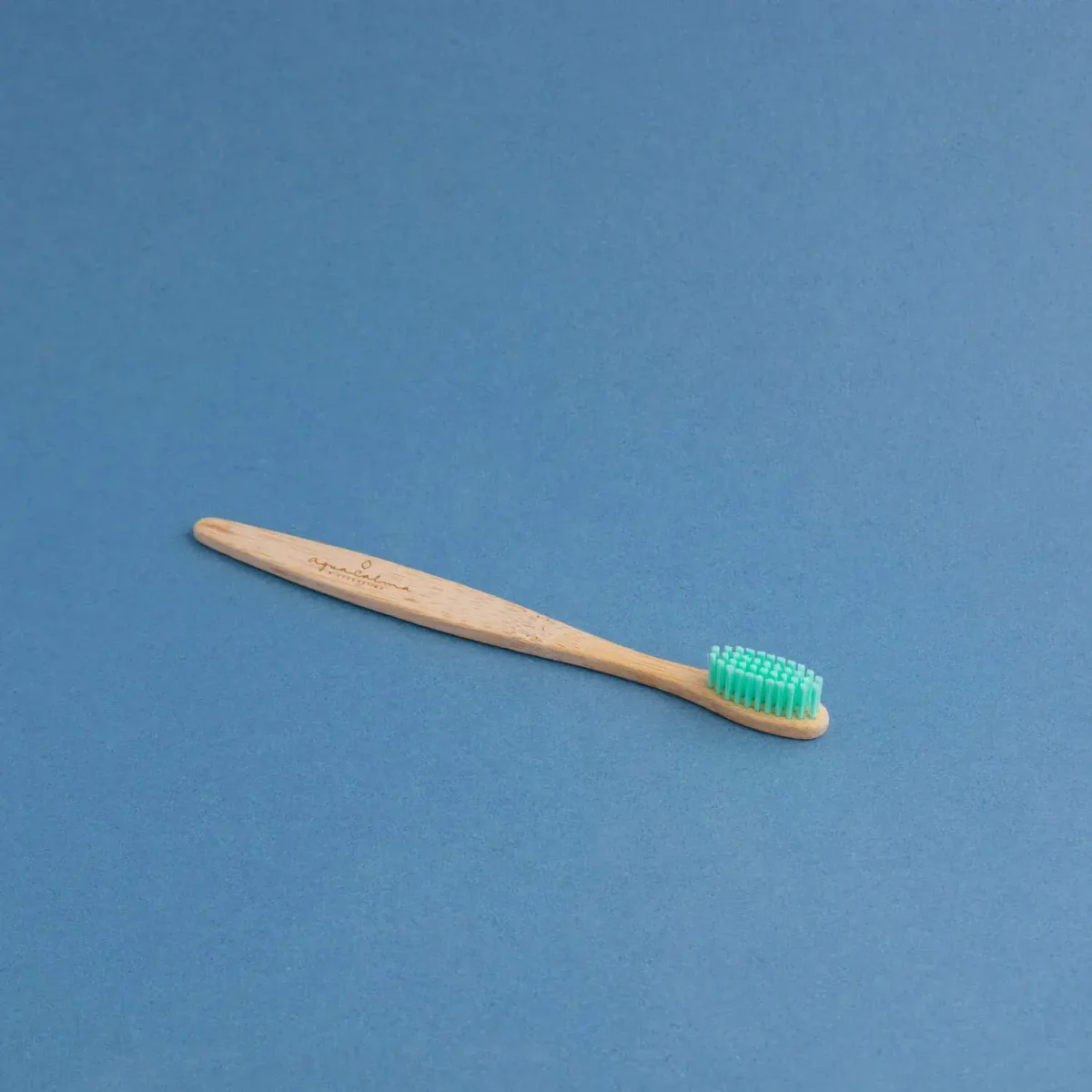 Cepillo de dientes MEDIO AguaCalma