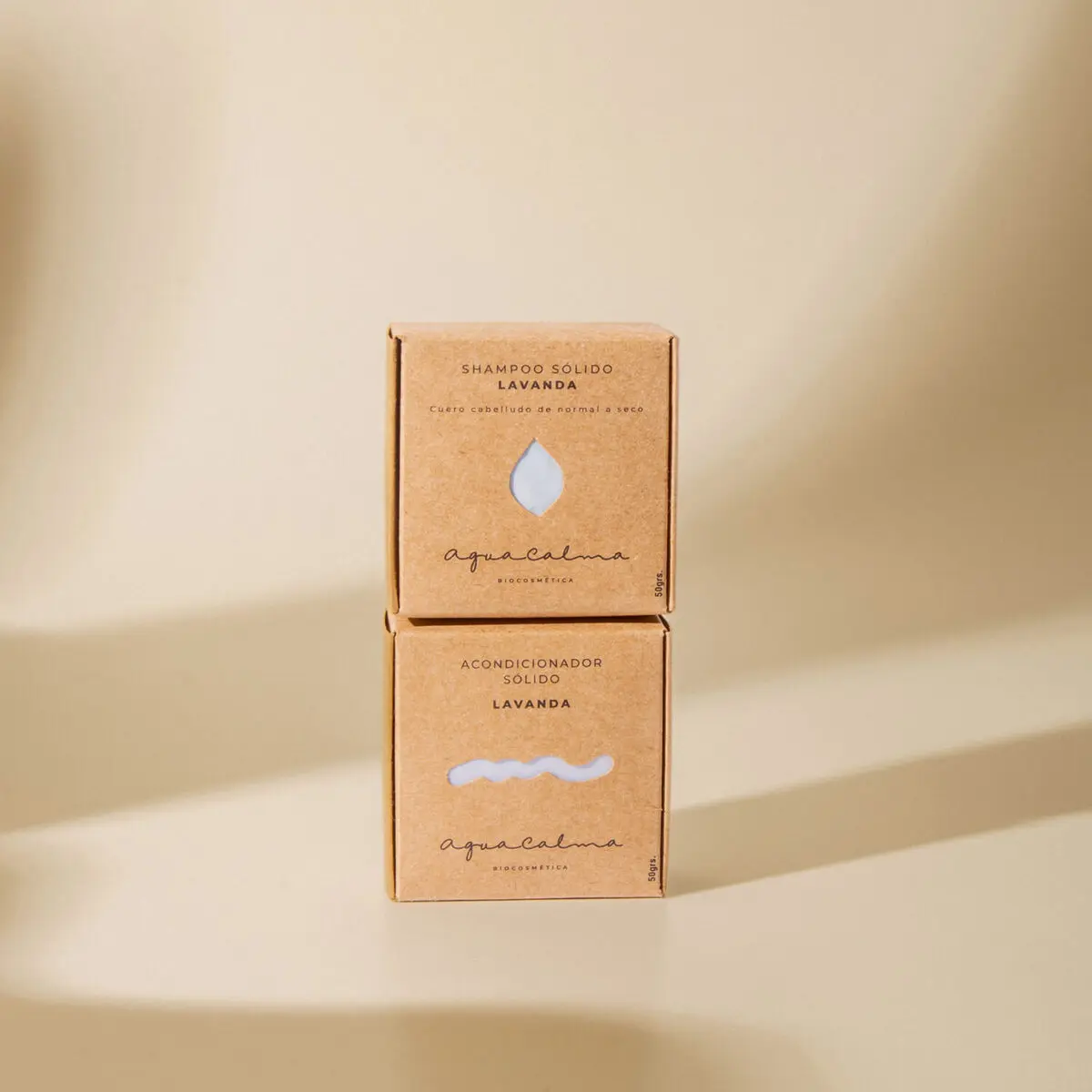 Variantes disponibles del combo shampoo + acondicionador AguaCalma de origen vegetal
